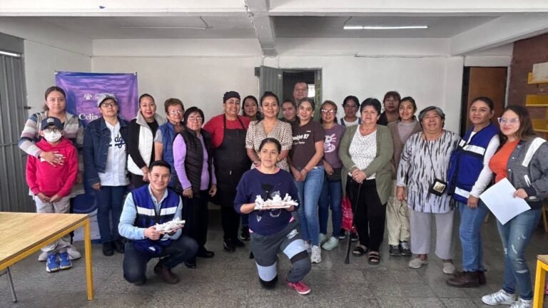 Promueve Celia Bonaga talleres para activar la economía familiar&nbsp;