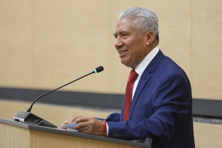 Comparece ante el Pleno del Congreso del Estado el titular de la Secretaría de Educación Pública