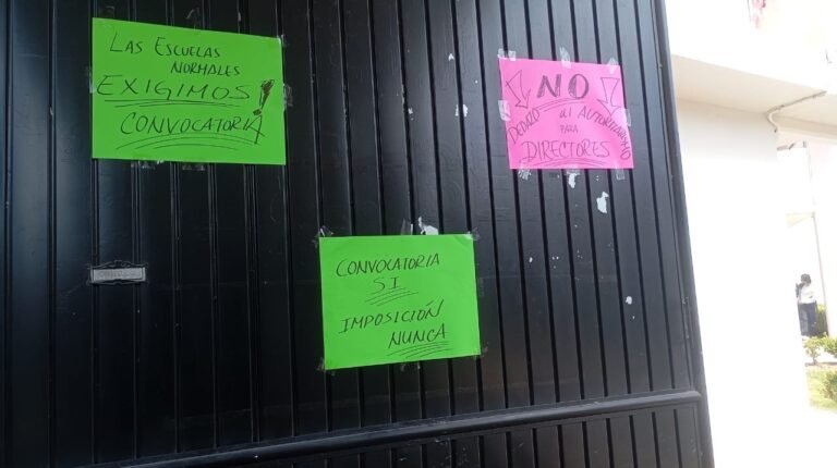 Maestros exigen transparencia en procesos internos de la Normal de Zacatlán