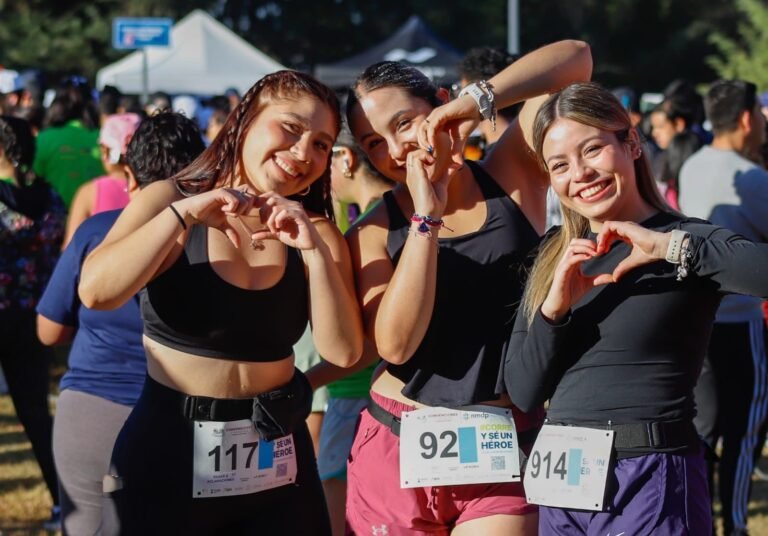 Carrera solidaria reúne a más de mil 200 poblanos en el Parque Ecológico