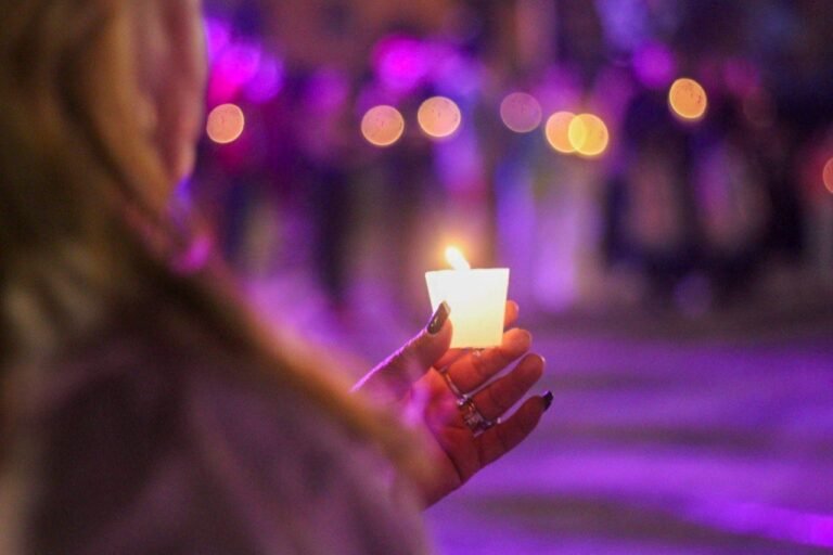 Mujeres de Zacatlán iluminan el 8M con unión, respeto y libertad