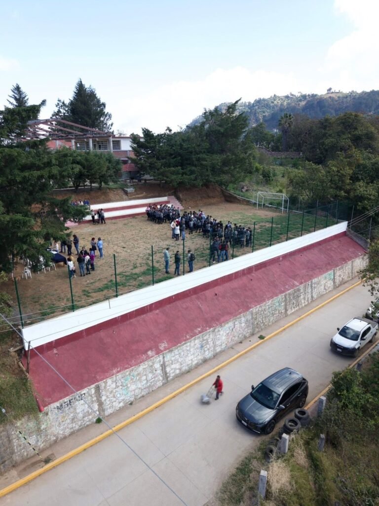 Bachillerato de San Miguel Tenango tendrá más seguridad y bienestar con nueva barda perimetral