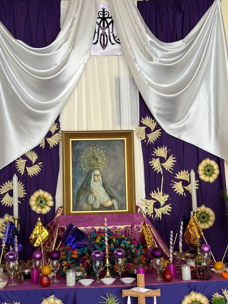 Colocan Altar de Dolores en el Claustro Cultural de Zacatlán