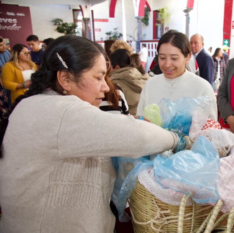Con sabores, saberes y raíces indígenas Zacatlán participa en el Jueves Cultural de la Secretaría de Bienestar