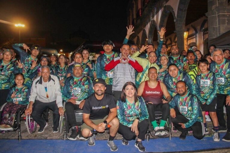 Carrera Nocturna de Artesana reúne a mil 500 corredores de todo el país: fue la mejor