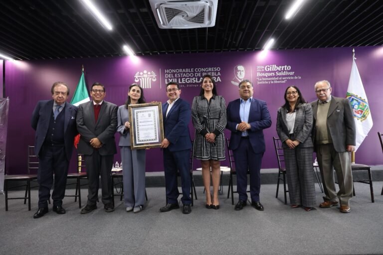Reconoce Congreso del Estado a Rosalva Loreto López, por su trayectoria académica y defensa del patrimonio cultural