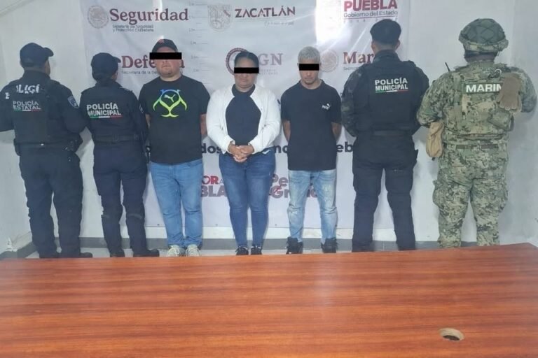 Golpe a la extorsión y aseguramiento de armas en Zacatlán