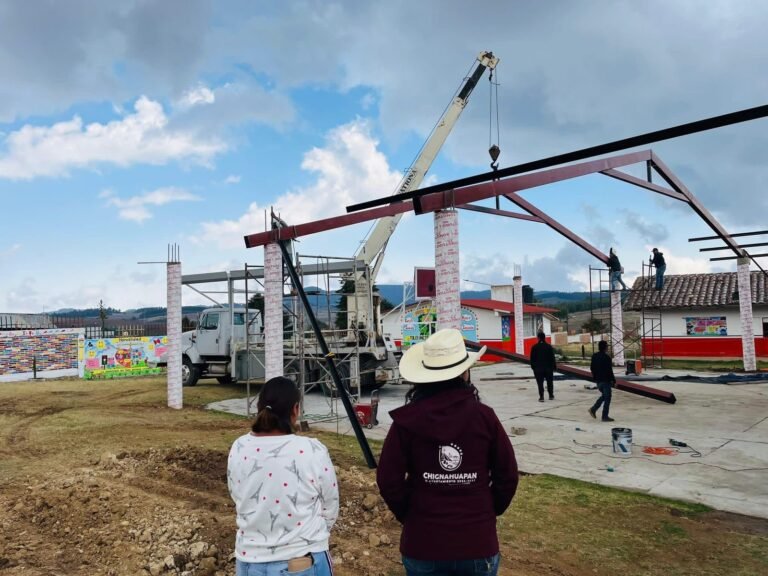 Chignahuapan cumple: avanza techado escolar en San Francisco Terrerillos