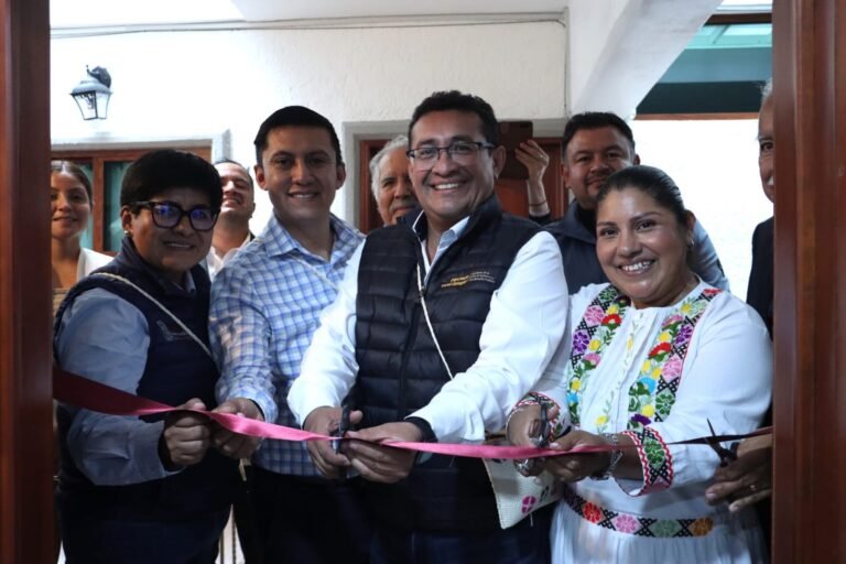Elisa Limon inaugura su casa de gestión acompañada de Pável Gaspar; refrendan el compromiso de legislar en territorio&nbsp;