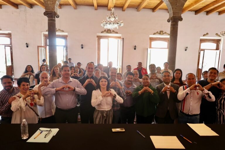Gobiernos federal, estatal y municipales se reúnen en Zacatlán para encuentro con empresarios