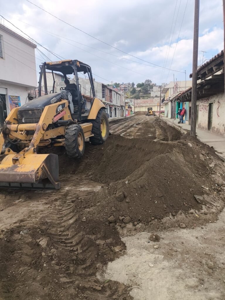 El Paredón se transforma: Trabajo en equipo entre ciudadanos y Gobierno dignifica las comunidades de Chignahuapan