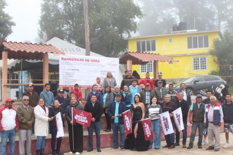 Ayuntamiento de Zacatlán inicia construcción de techado comunitario en Atzingo