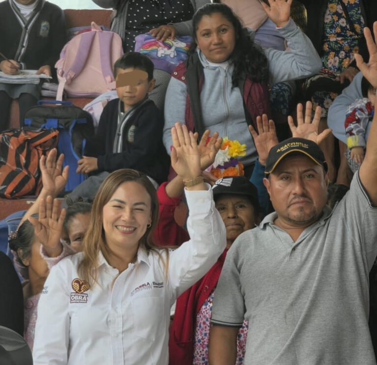A través de la Obra Comunitaria se impulsa pavimentación en Tepeixco, Zacatlán
