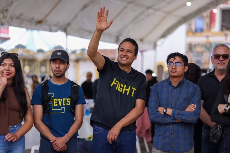 Comuna de Chignahuapan impulsa la economía local con el arranque del Mercadito Solidario de jóvenes emprendedores
