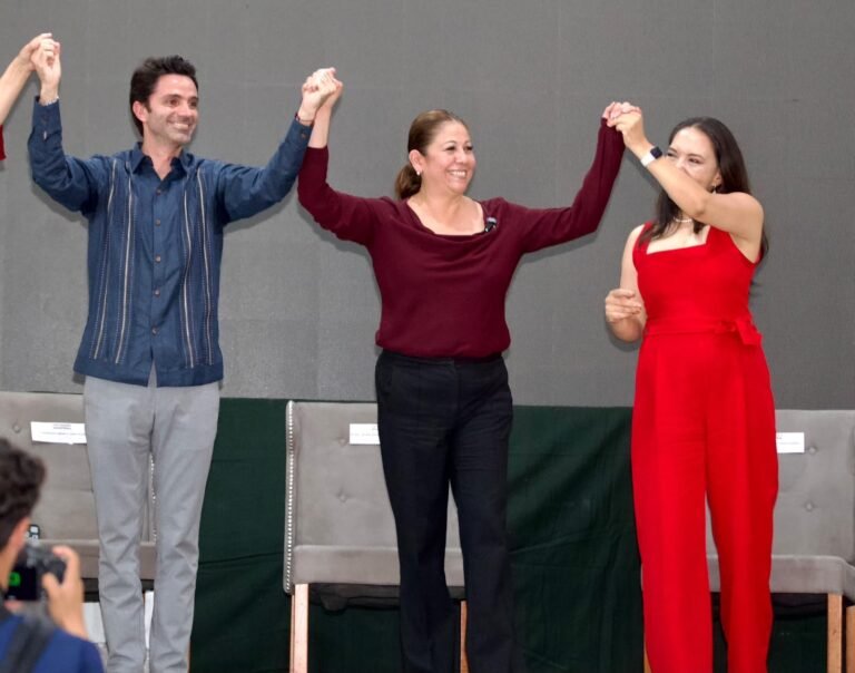 Maestros y maestras, transformadores de Puebla y tutores del bienestar, afirma Laura Artemisa ante más de 5,500