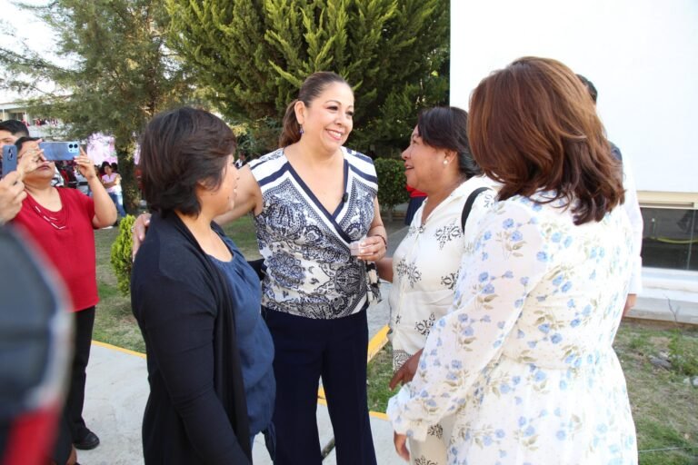 Reconoce Laura Artemisa fuerza y presencia de mujeres en la educación para transformar la sociedad
