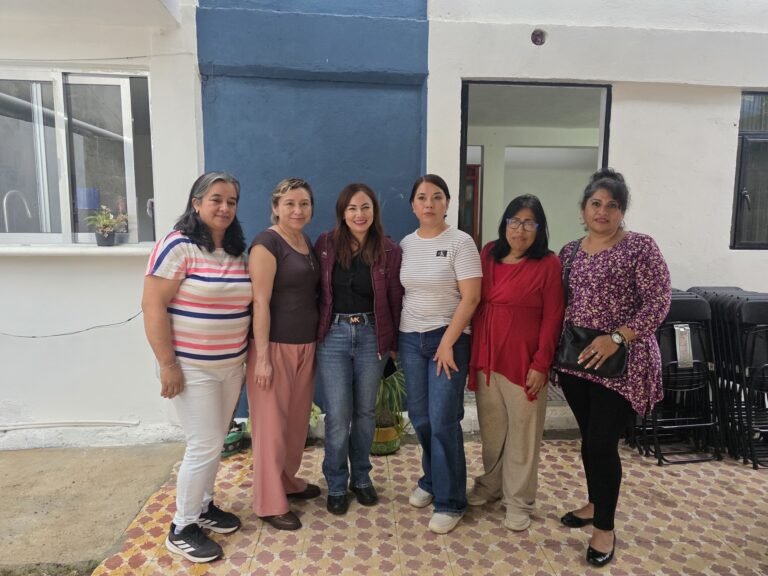 Oliva Lecona Santos encabeza asamblea de Obra Comunitaria en Huauchinango
