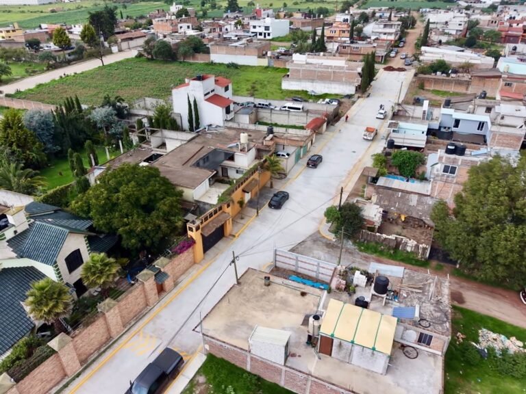 Chignahuapan entrega su tercera calle pavimentada en tan solo el mes de junio, acumulando más de 25 calles pavimentadas, en poco más de un año de administración