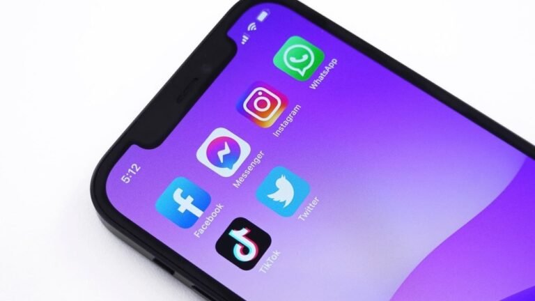 Caída global de Facebook e Instagram afectó a miles de usuarios este viernes
