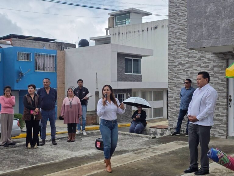 Oliva Lecona encabeza asambleas comunitarias en Huauchinango para definir obras prioritarias