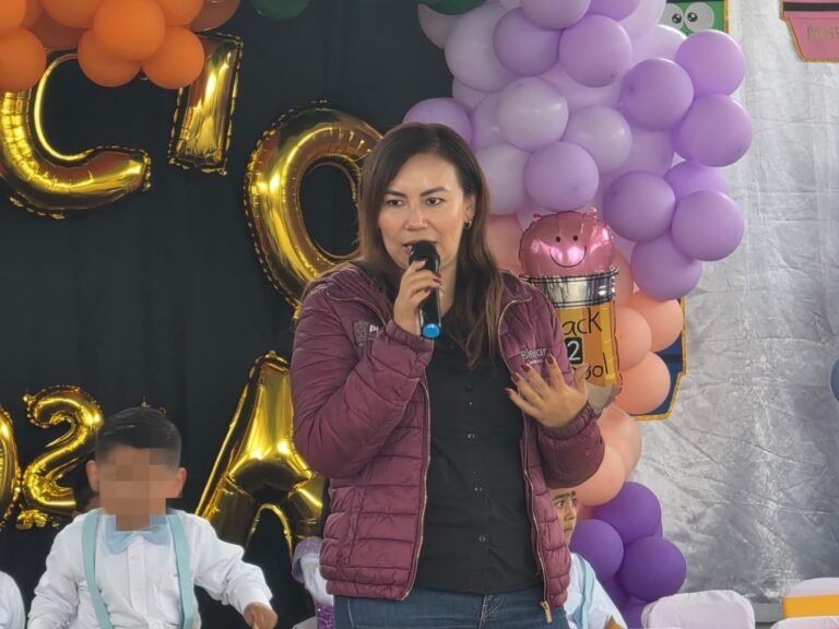 Gobierno y ciudadanía fortalecen la educación y el bienestar en Huauchinango