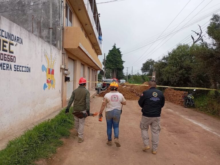 Coordinación interinstitucional permite rescate tras derrumbe en Zacatlán