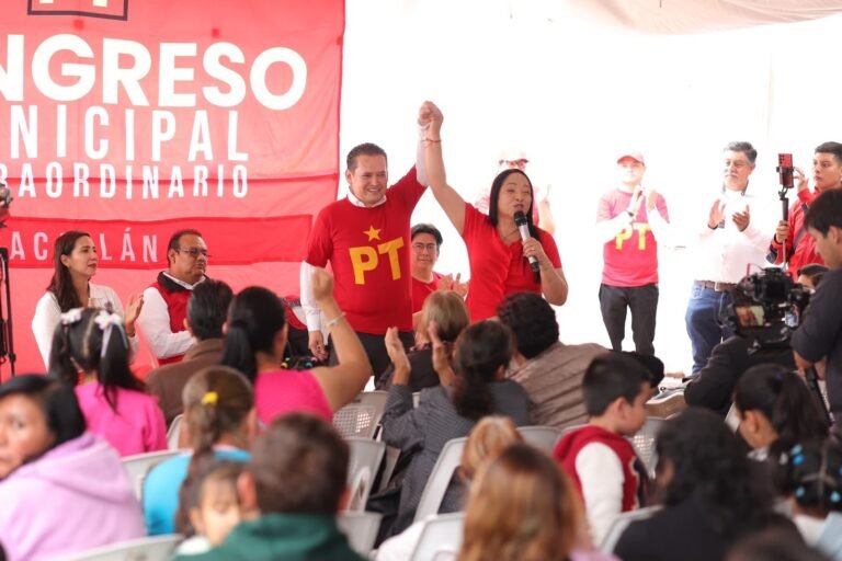 Eybar Márquez toma las riendas del PT en Zacatlán; Liz Sánchez le toma protesta