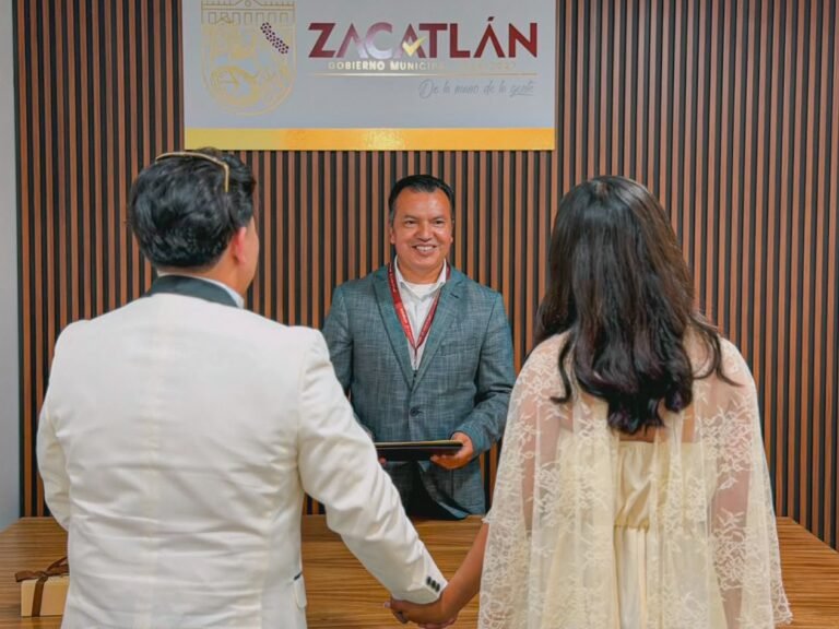 Se celebra la primera boda en la nueva Sala de Matrimonios del Palacio Municipal de Zacatlán