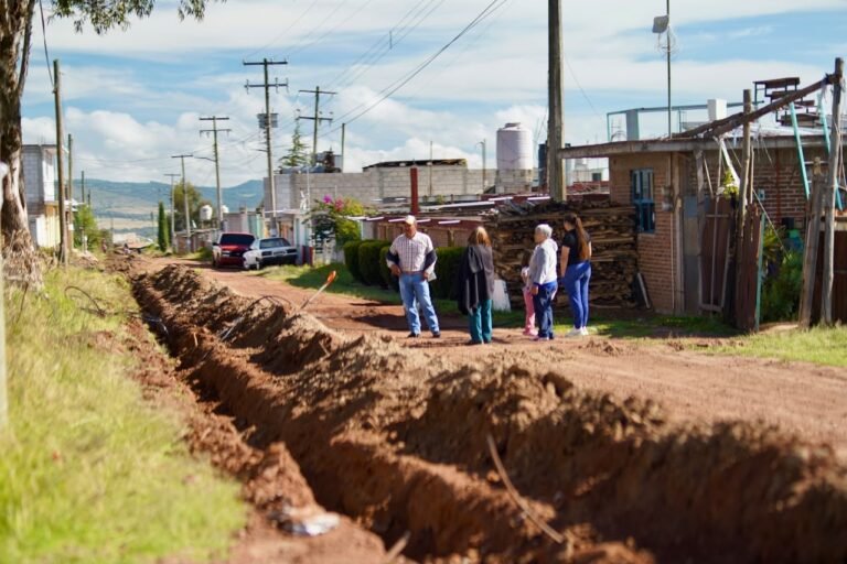 Gobierno de Chignahuapan respalda ampliación de red de agua potable en la localidad de Lázaro Cárdenas
