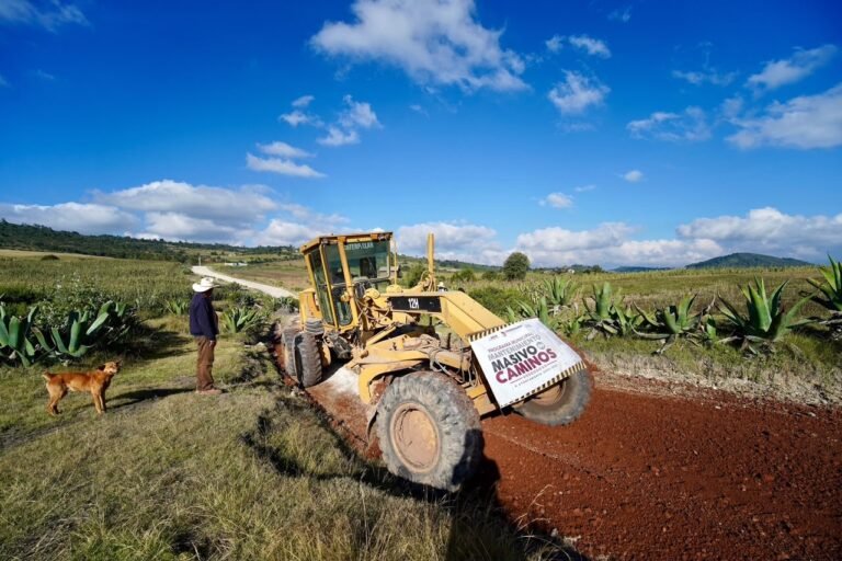 Chignahuapan supera los 120 kilómetros con mantenimiento masivo de caminos