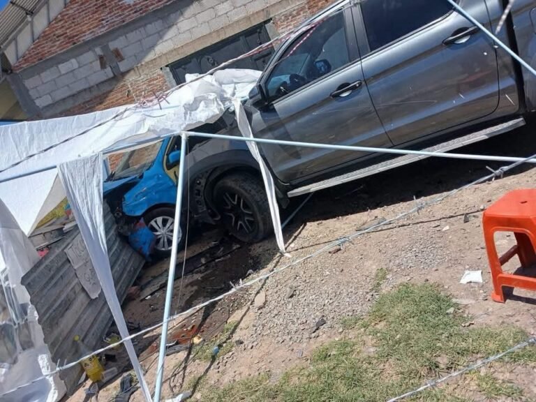 Menor resulta lesionada en accidente vial en el entronque Chignahuapan–Michac