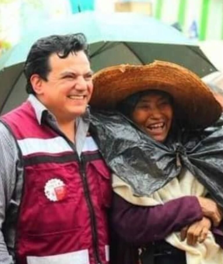 Alejandro Márquez formalizó su registro en Morena; busca coordinar la defensa de la 4T en Zacatlán