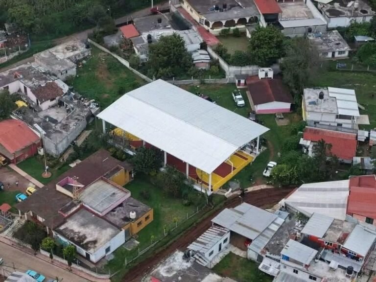 Atzingo estrena techado comunitario para fortalecer la convivencia y el deporte